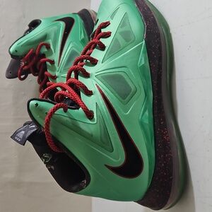 Nike LeBron 10 Cutting Jade - Size 10 NO BOX Barely Worn!!!